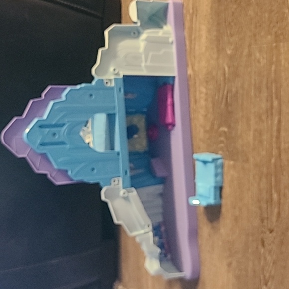 Little People Frozen castle - Picture 3 of 3